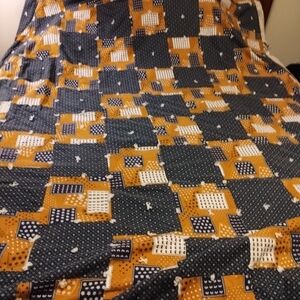 Elegant Patchwork Quilt in Navy and Mustard
